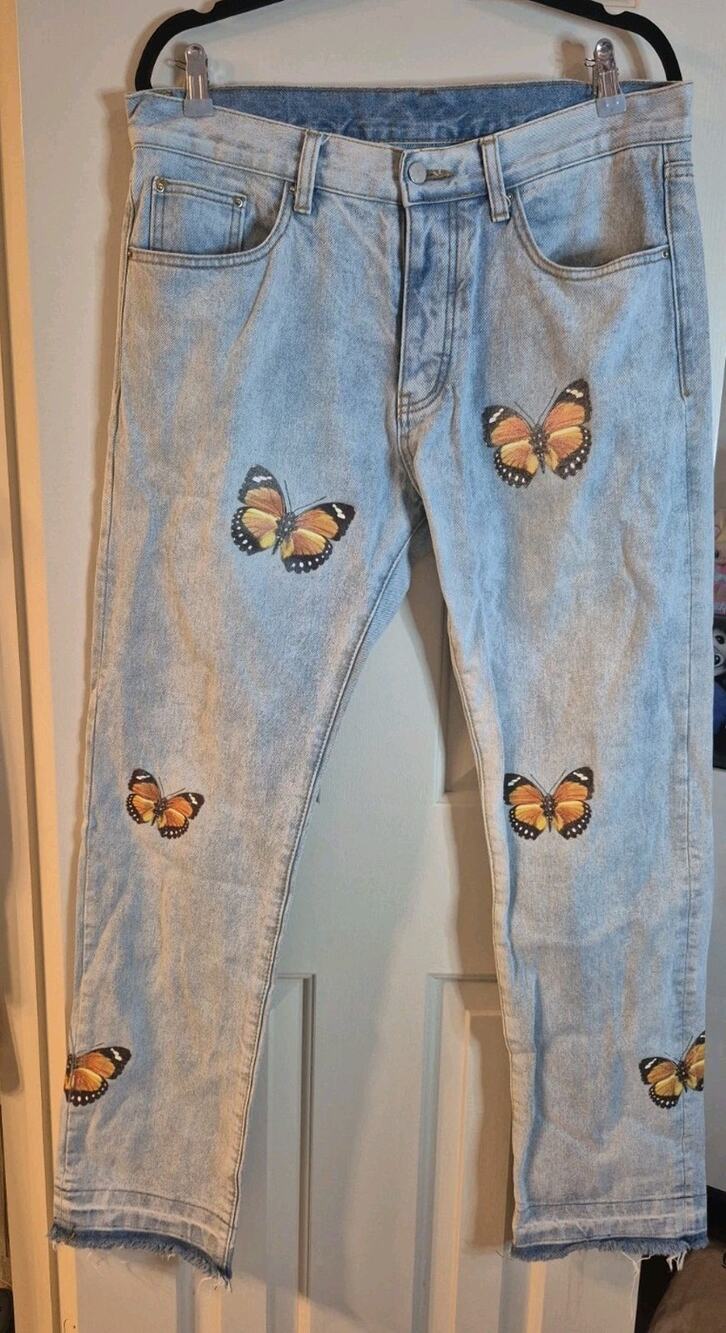 MNML Butterfly Graphic Raw Hem Straight Leg Jeans Light Wash Blue 34 Art Designe